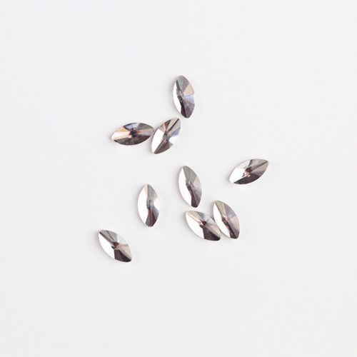 BrillBird Műköröm Formakövek (10 db-os) navette 3x6mm clear